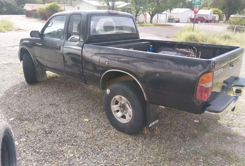 Toyota Tacoma 2000 photo 3