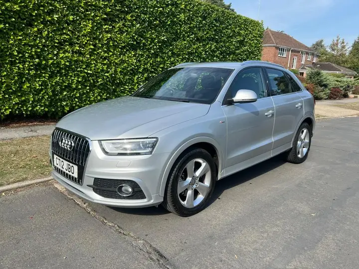Audi Q3 2012 photo 4