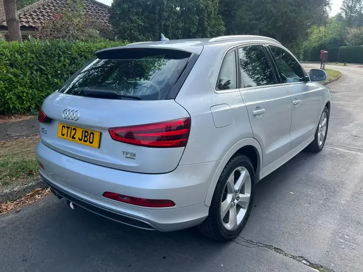Audi Q3 2012 photo 3