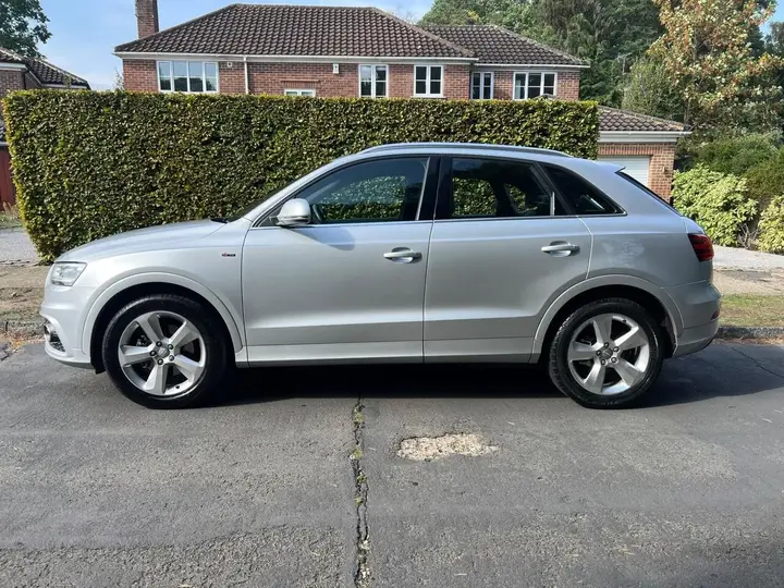 Audi Q3 2012 photo 5