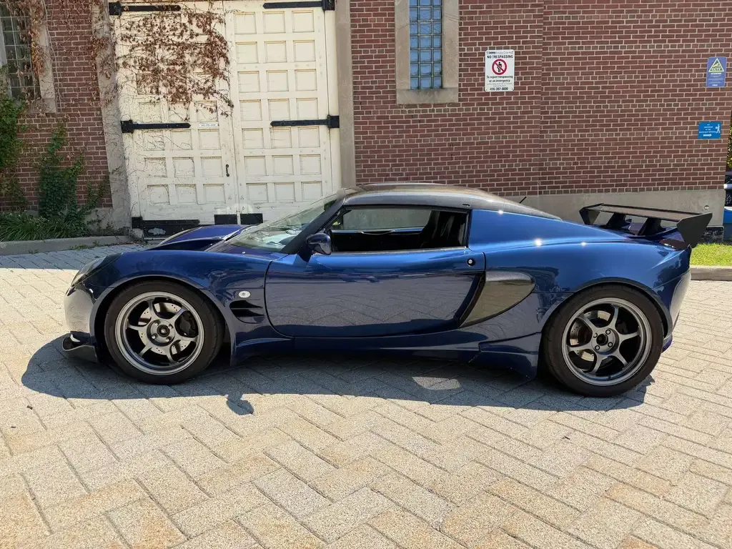 Lotus Elise 2001 photo 2