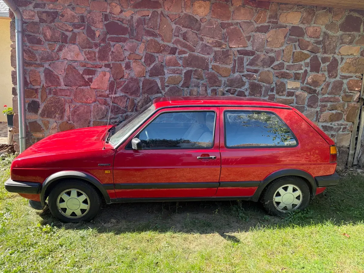 Volkswagen Golf 1984 photo 2