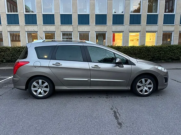 Peugeot 308 Sw 2012 photo 2
