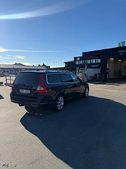 Volvo V70 2010 photo 3