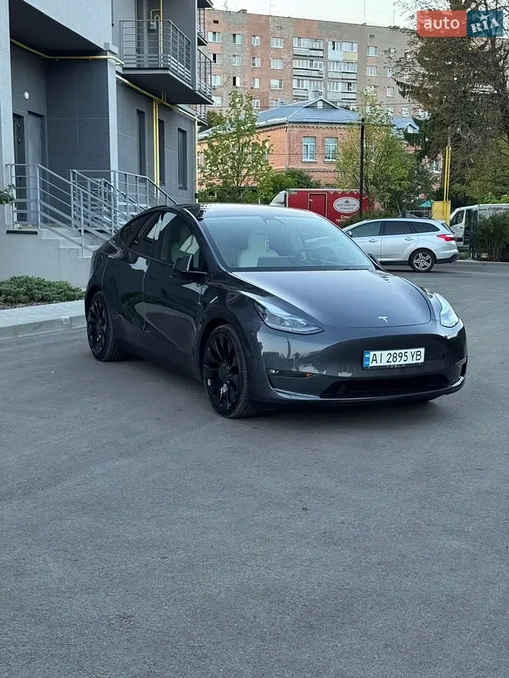 Tesla Model Y 2021 photo 2