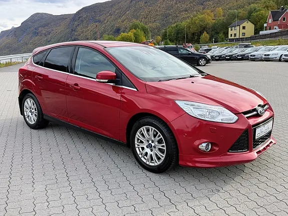 Ford Focus 2012 photo 2