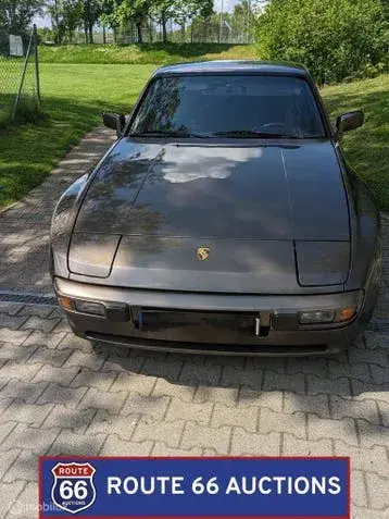 Porsche 944 1984 photo 3