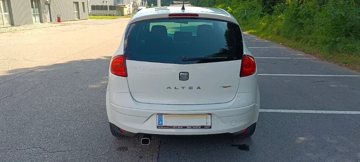 Seat Altea 2010 photo 2