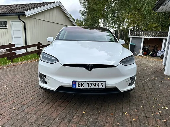 Tesla Model X 2016 photo 4