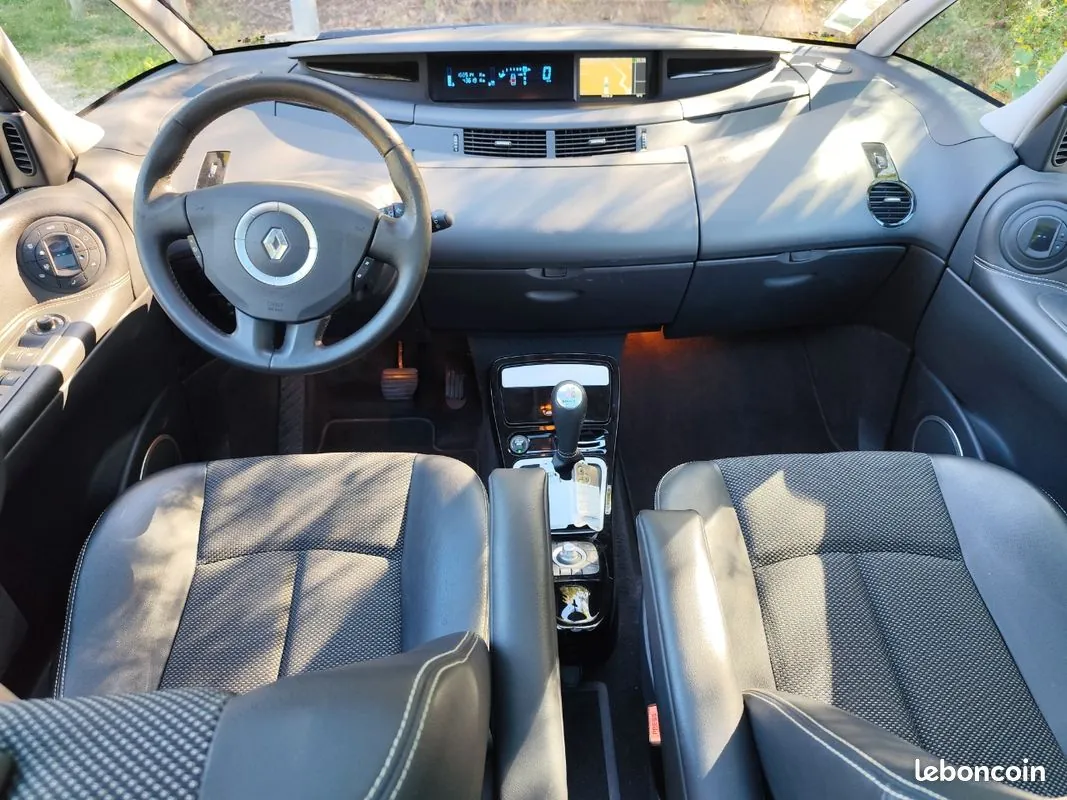 Renault Espace 2011 photo 3