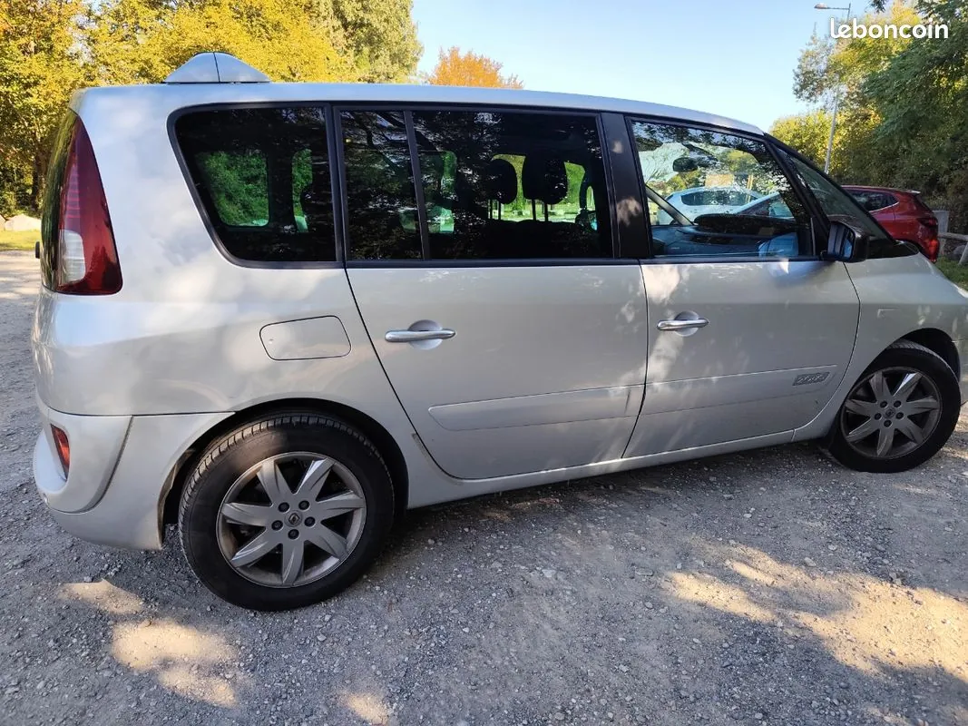 Renault Espace 2011 photo 2