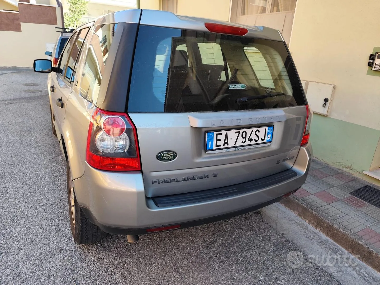 Land Rover Freelander 2010 photo 5