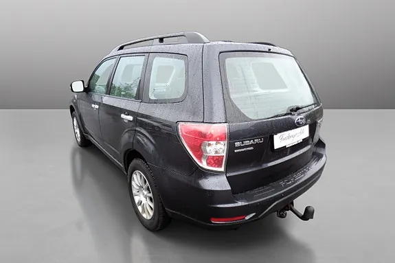 Subaru Forester 2011 photo 3