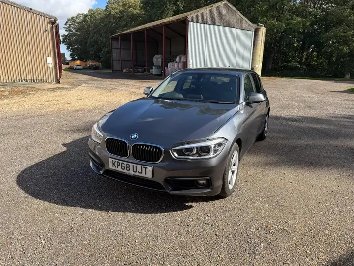 BMW 1 Series 2018 photo 2