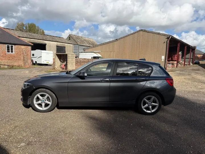 BMW 1 Series 2018 photo 3
