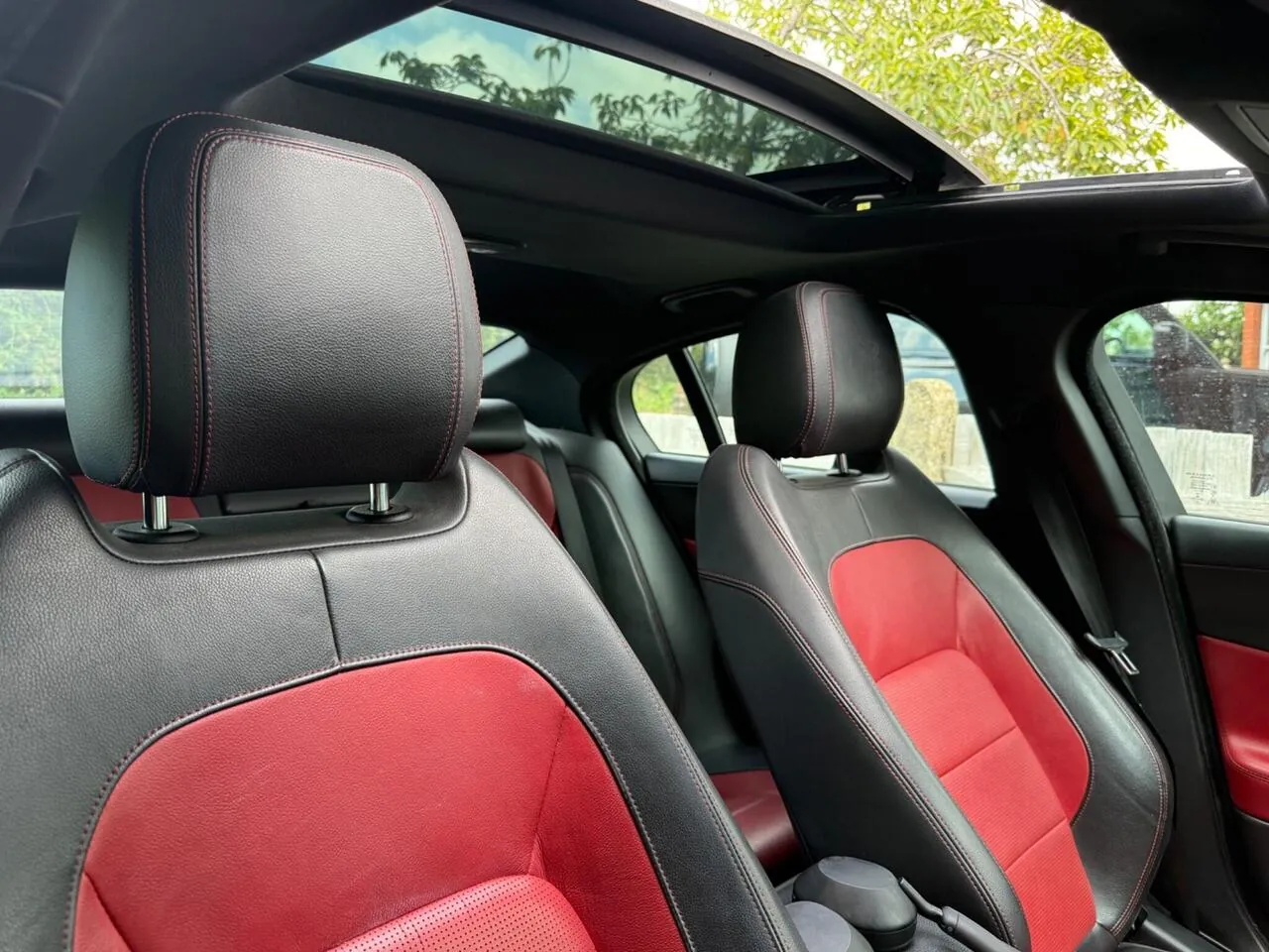 Jaguar Xe 2016 photo 5