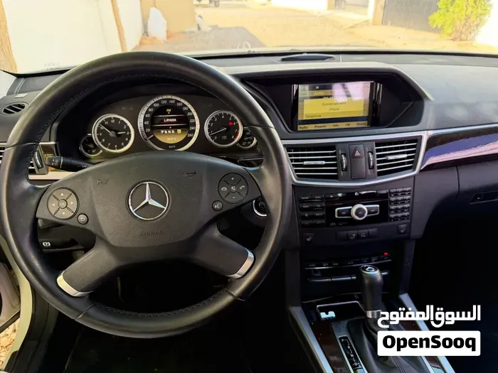 Mercedes-Benz E-Class 2012 photo 2