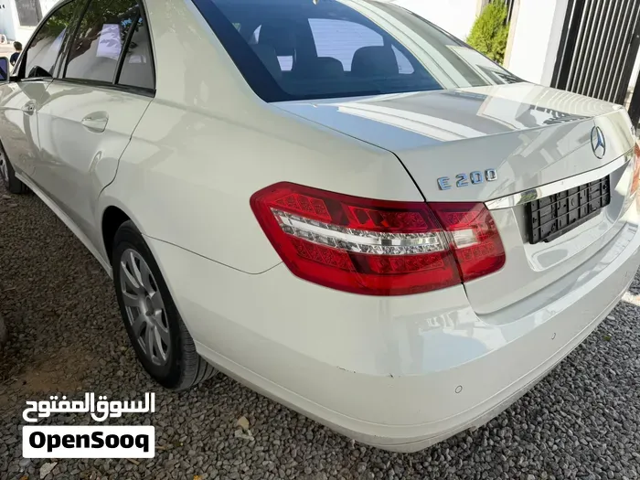 Mercedes-Benz E-Class 2012 photo 4