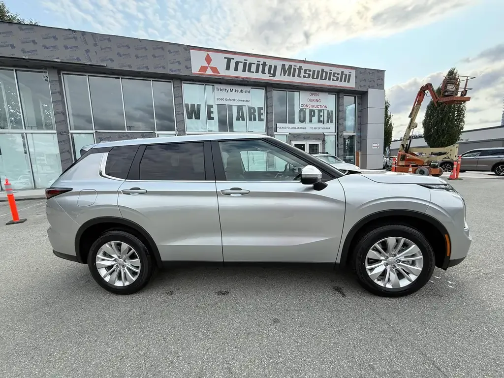 Mitsubishi Outlander 2026 photo 5
