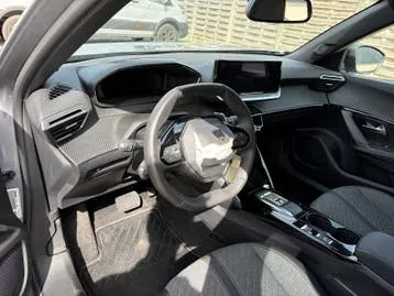 Peugeot 2008 2025 photo 3