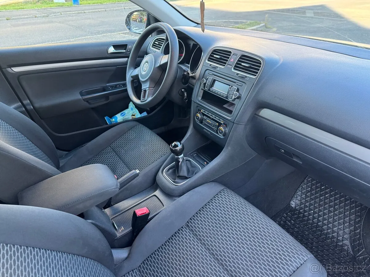 Volkswagen Golf 2010 photo 5