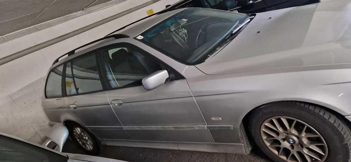 BMW 5 Series 1999 photo 2