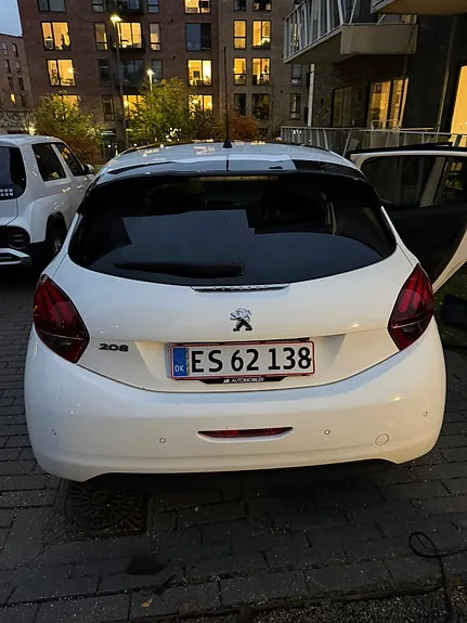 Peugeot 208 2017 photo 4