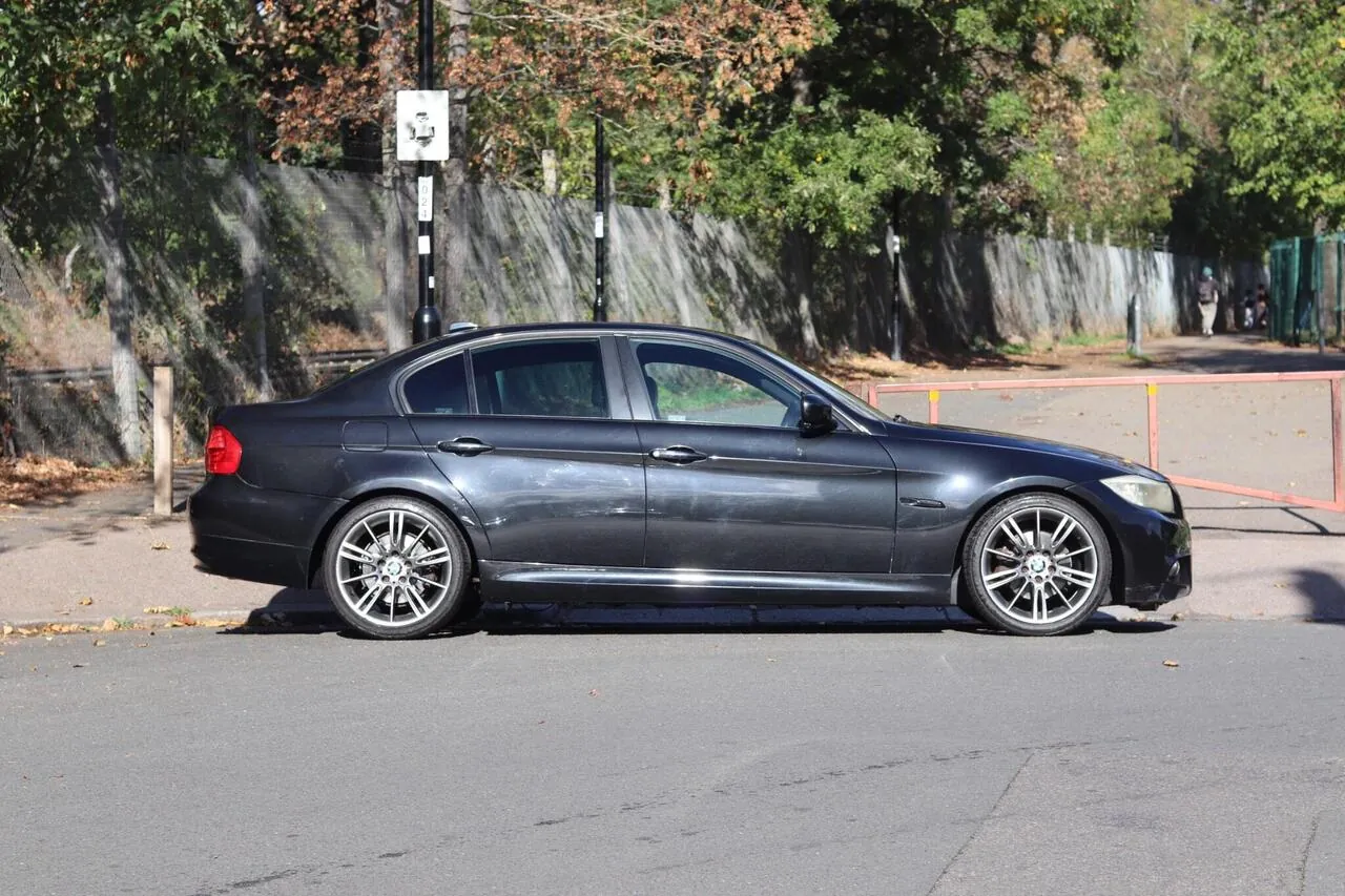 BMW 3 Series 2011 photo 5