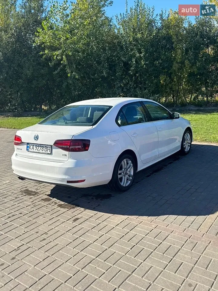 Volkswagen Jetta 2017 photo 3
