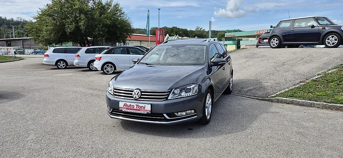Volkswagen Passat 2011 photo 2