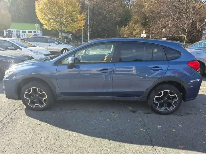 Subaru Xv 2012 photo 2
