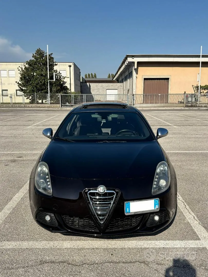 Alfa Romeo Giulietta 2011 photo 3