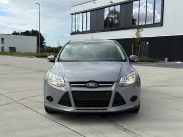 Ford Focus 2012 photo 2