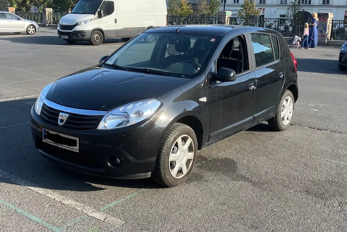 Dacia Sandero 2012 photo 2