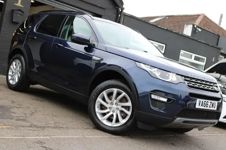 Land Rover Discovery Sport 2017 photo 2