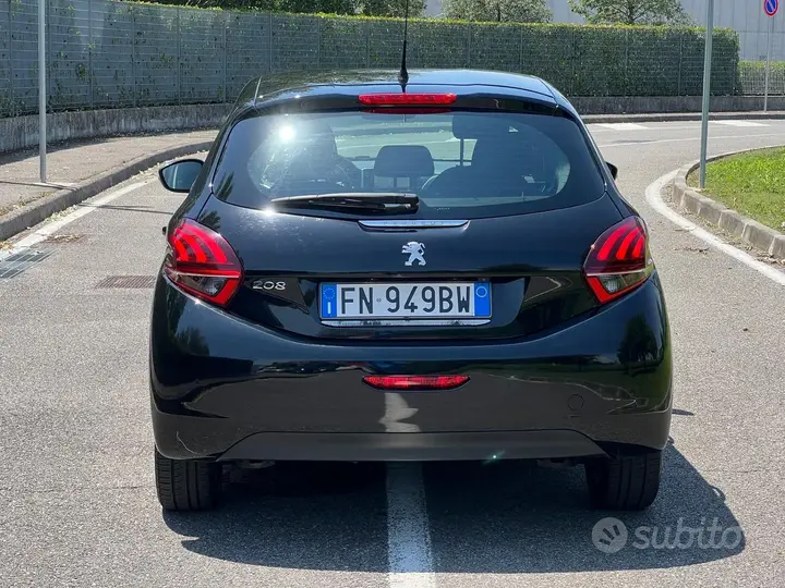Peugeot 208 2018 photo 5