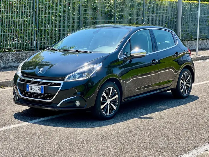 Peugeot 208 2018 photo 3
