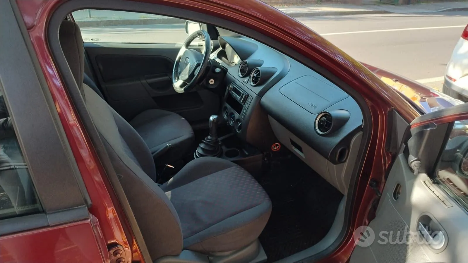 Ford Fiesta 2002 photo 5