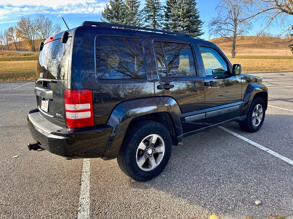 Jeep Liberty 2008 photo 2