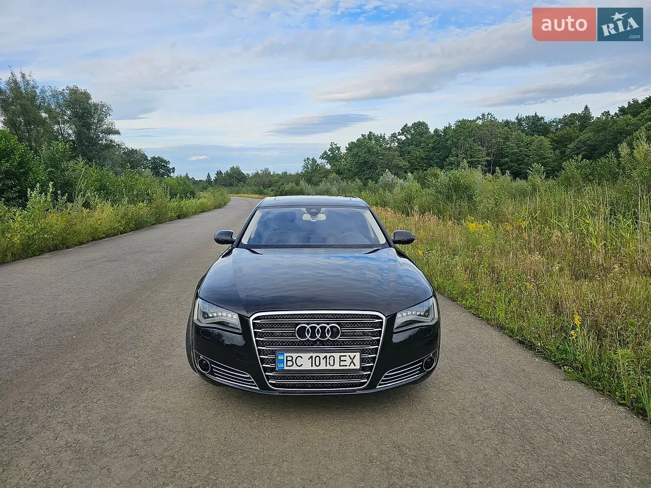 Audi A8 2012 photo 4