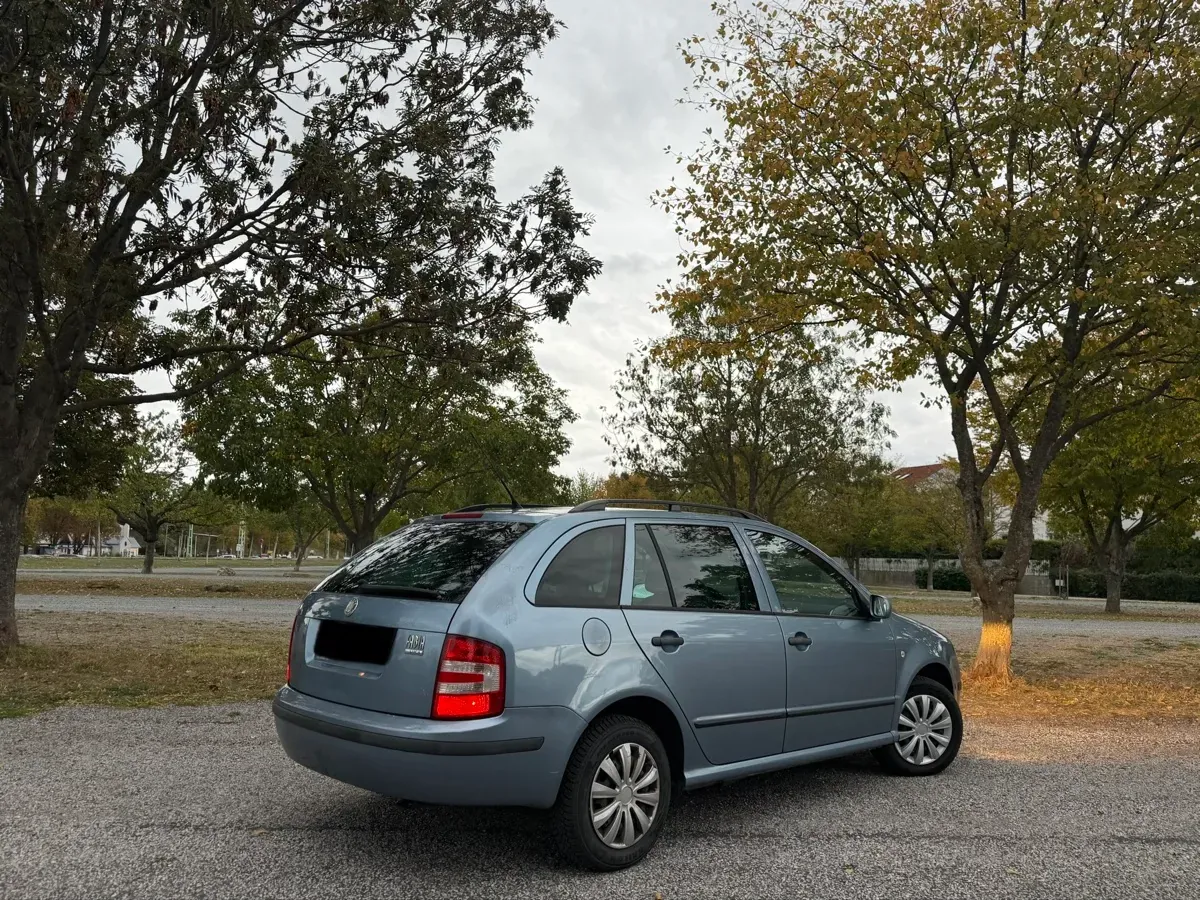 Skoda Fabia 2007 photo 2