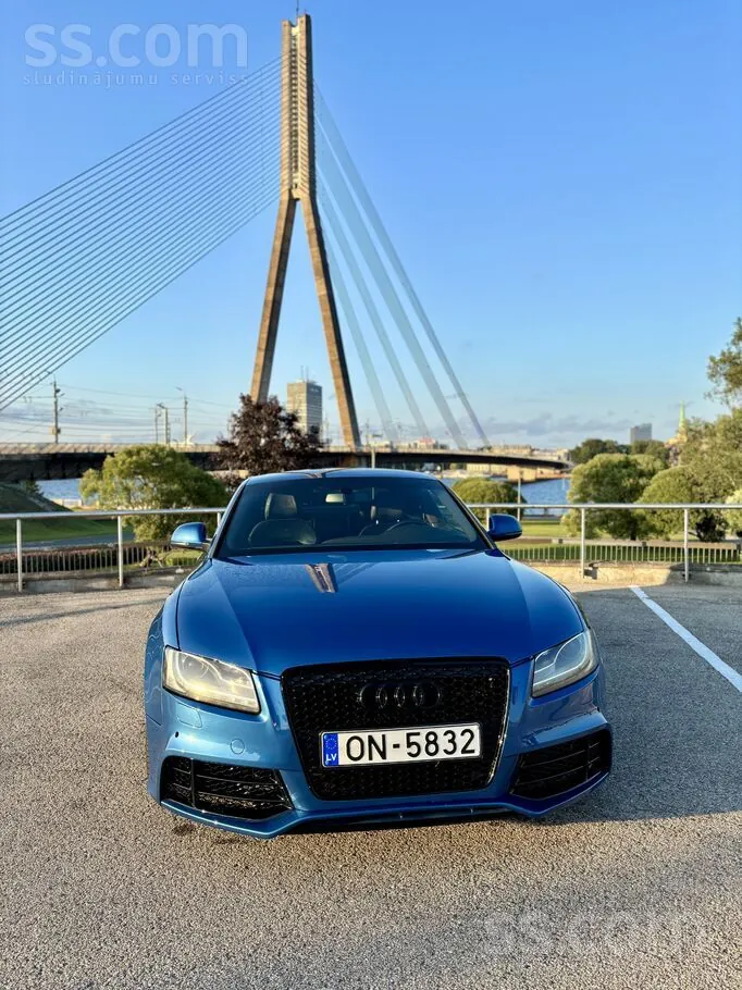 Audi A5 2009 photo 2