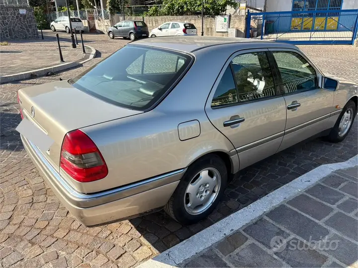 Mercedes-Benz C180 1995 photo 3