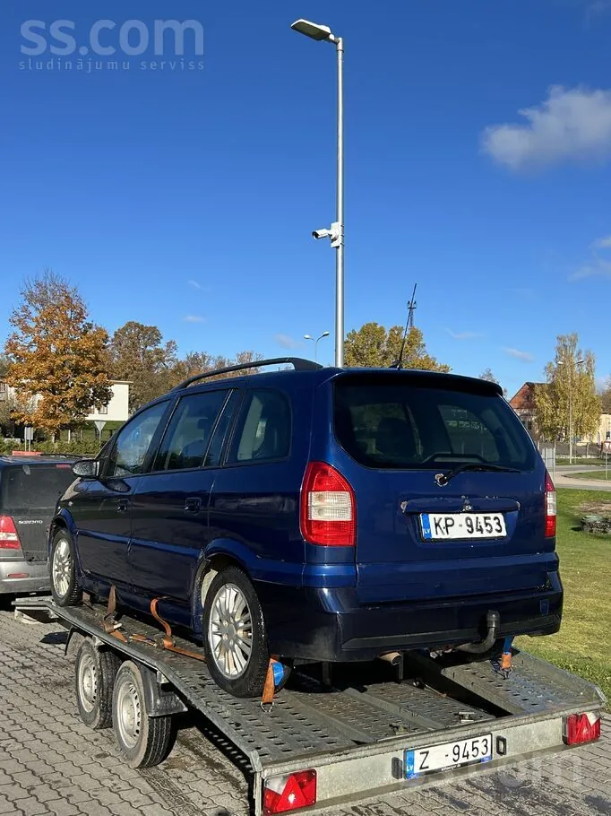 Opel Zafira 2003 photo 2