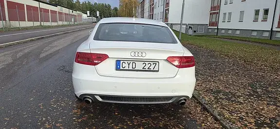 Audi A5 2010 photo 2