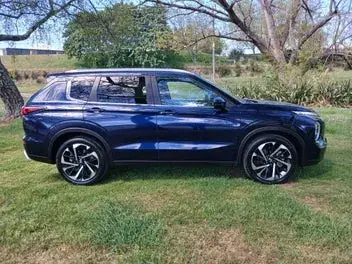 Mitsubishi Outlander 2024 photo 4
