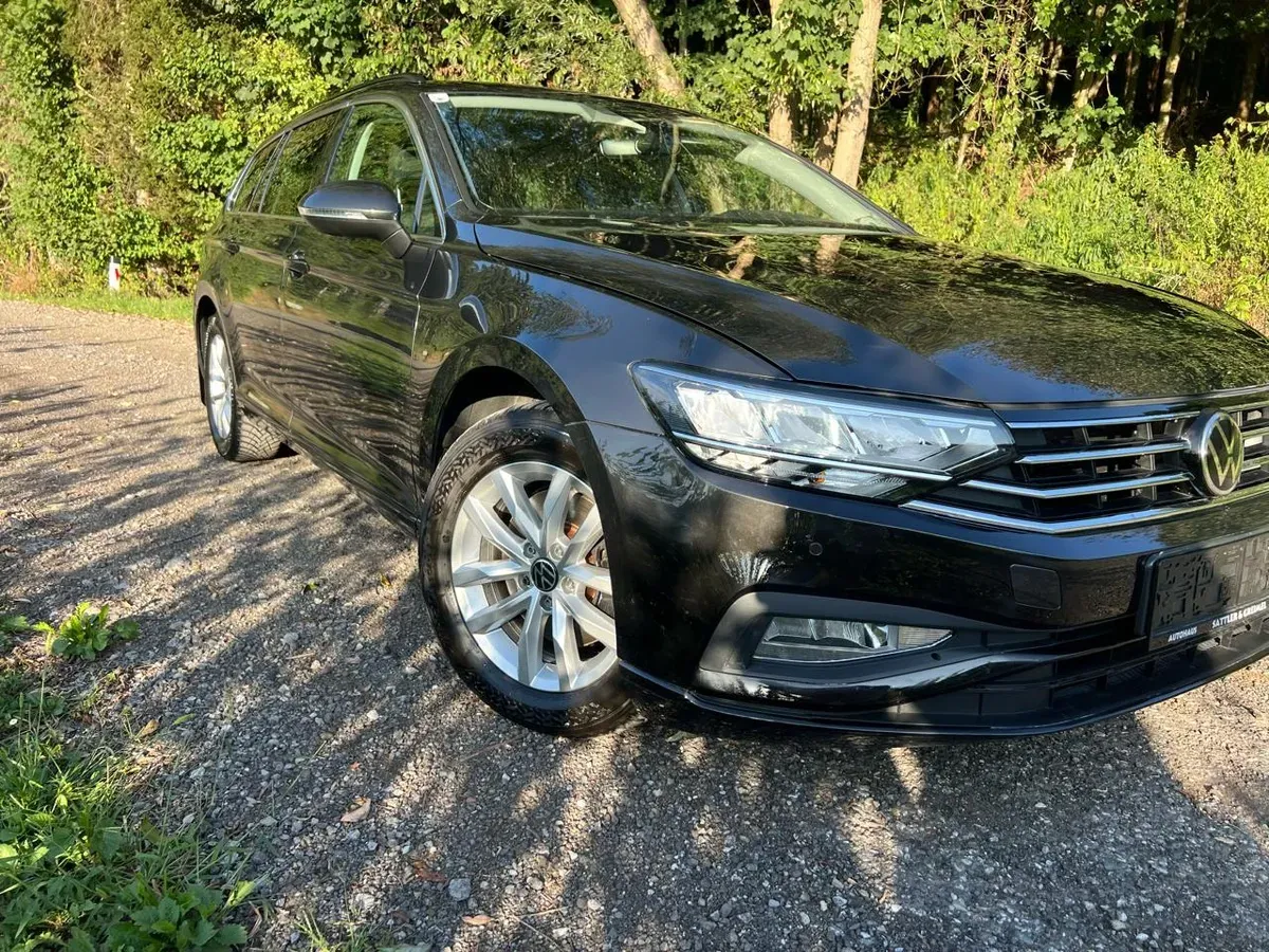 Volkswagen Passat 2021 photo 2