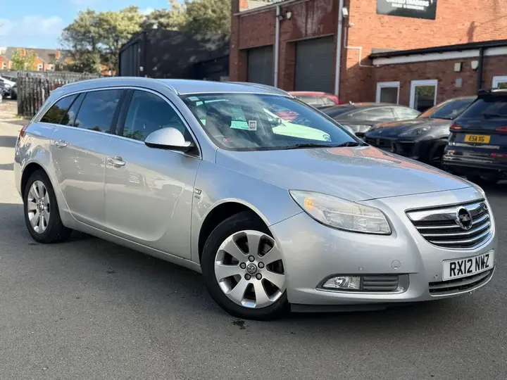 Vauxhall Insignia 2012 photo 4