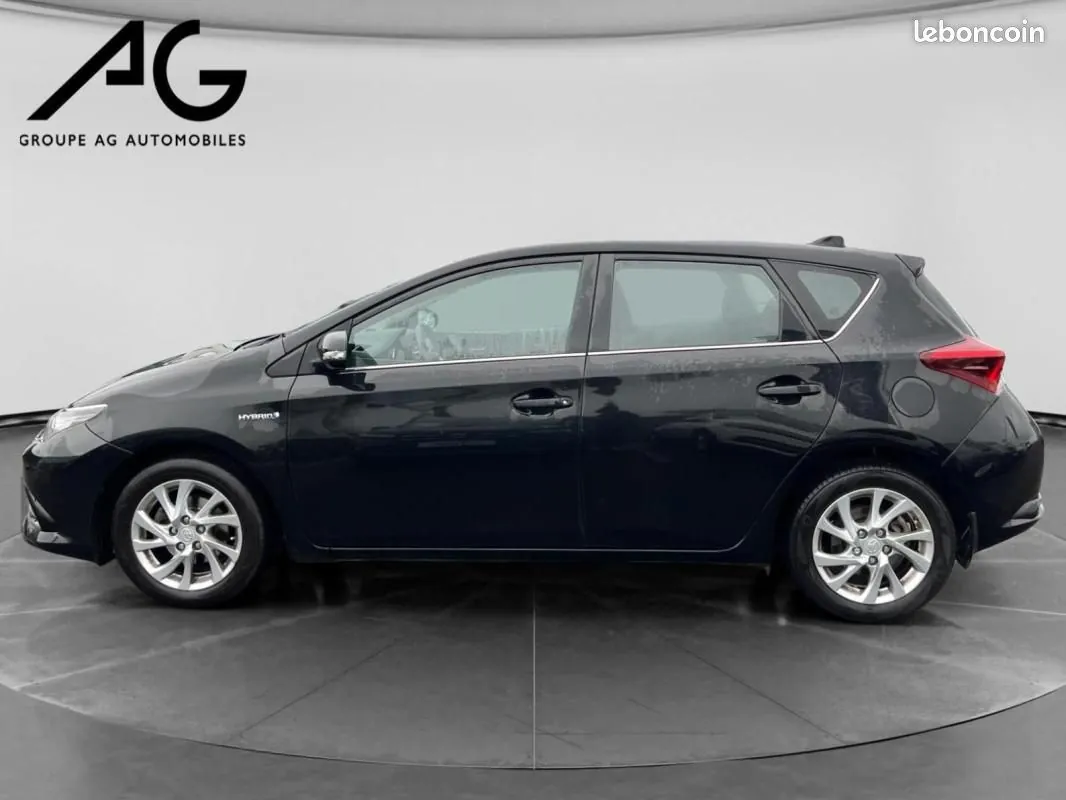 Toyota Auris 2017 photo 2