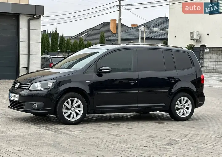 Volkswagen Touran 2013 photo 5